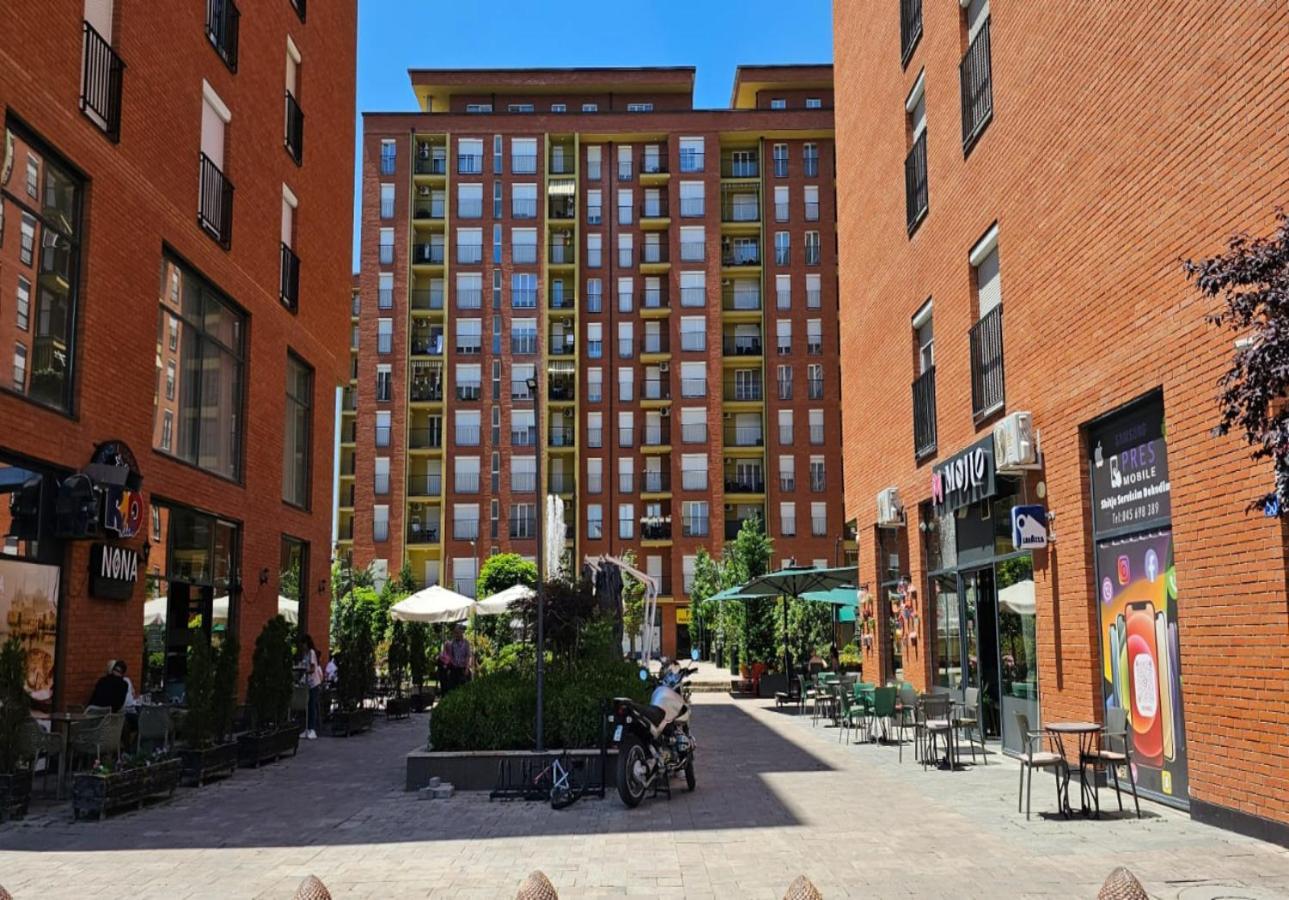 Superb 1 Bedroom In The Best Zone Of The City. Ferizaj Buitenkant foto