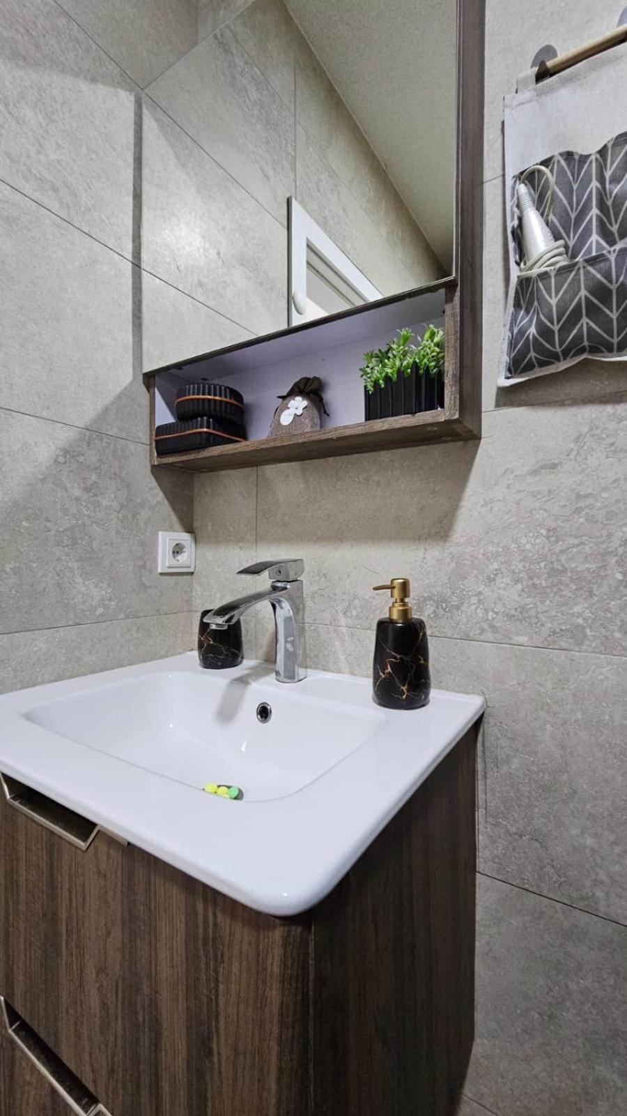 Superb 1 Bedroom In The Best Zone Of The City. Ferizaj Buitenkant foto