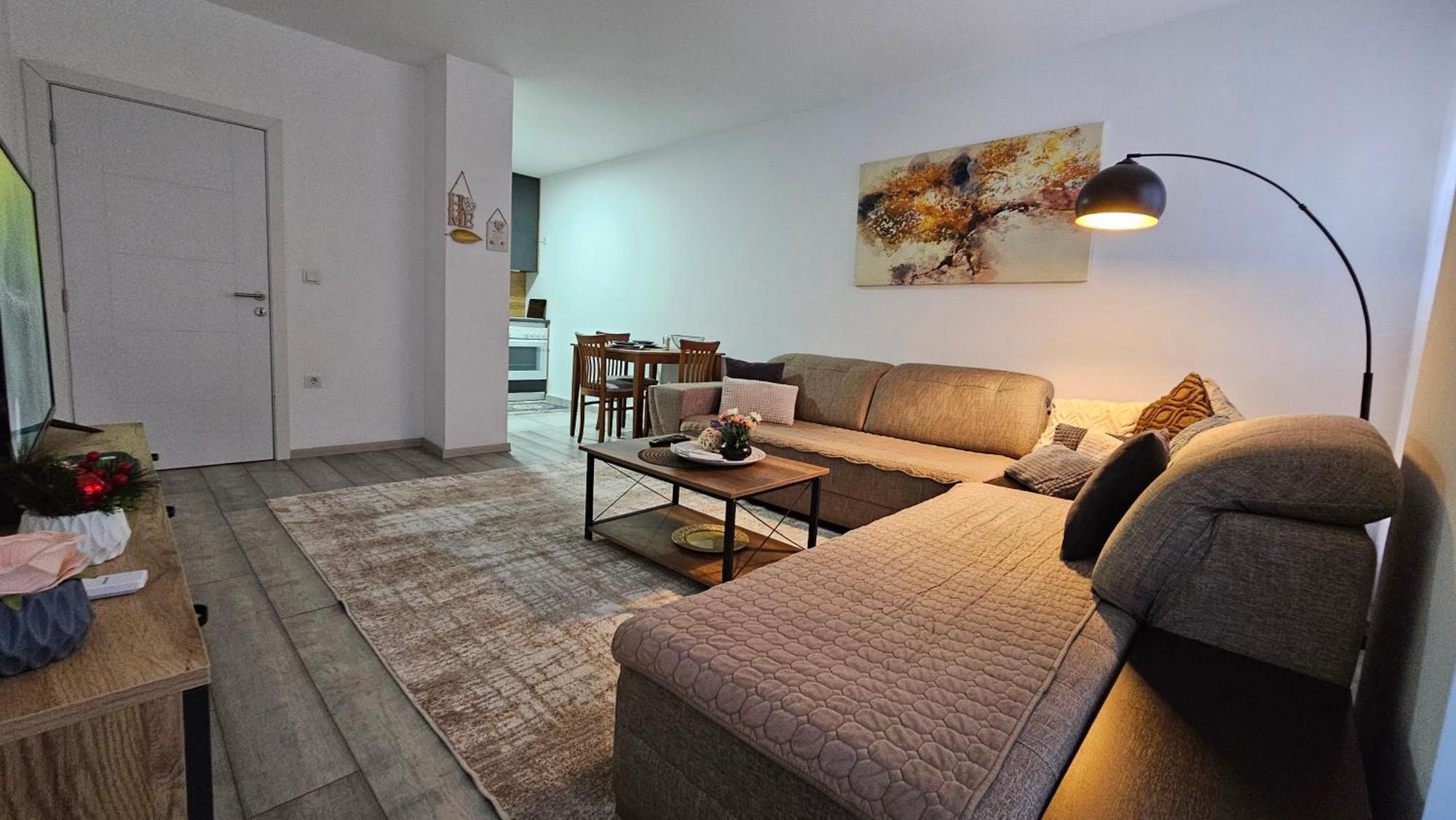 Superb 1 Bedroom In The Best Zone Of The City. Ferizaj Buitenkant foto